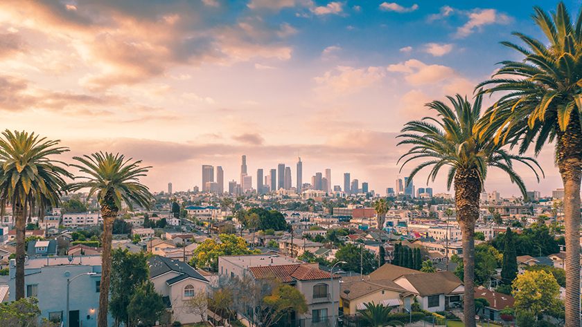 洛杉矶市中心天际线的日落景观。