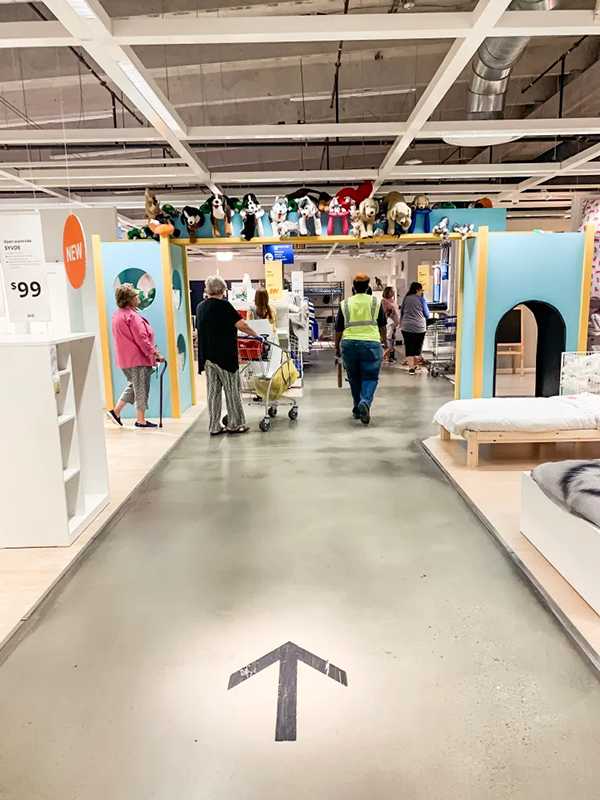 百货公司强制地板样品。
