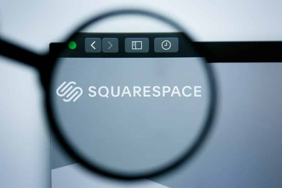 浏览器选项卡上的Squarespace标志与放大镜。