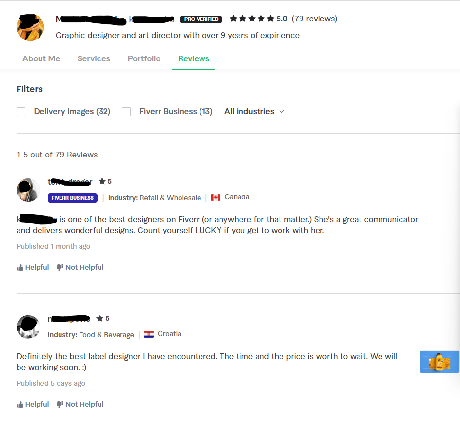 Fiverr用户评论自由职业者的个人资料。