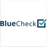 在新选项卡中链接到BlueCheck主页的BlueCheck标志。